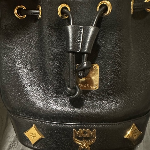 MCM Bucket Bag - Picture 4 of 9
